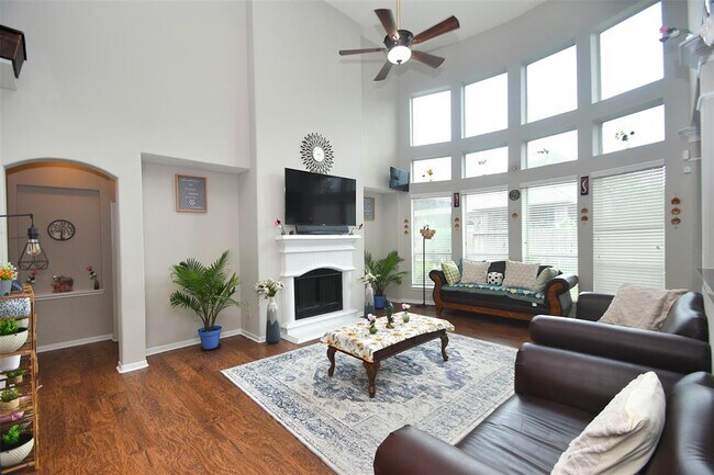 Building Photo - 6027 Opal Crest Ln