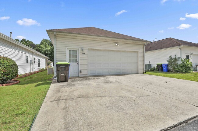 Building Photo - 440 Autumn Glen Cir