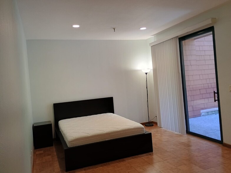 Building Photo - 4250 El Camino Real