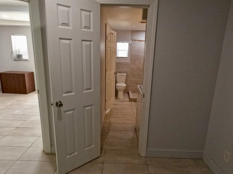 Building Photo - 606 18th Ave N