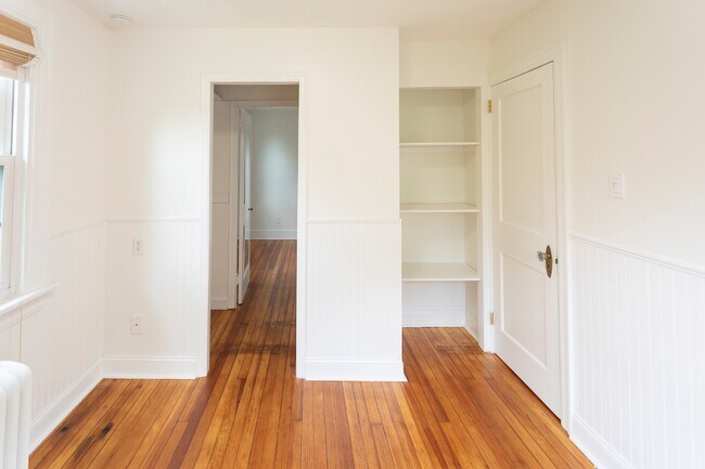Building Photo - 444 St Davids Ave