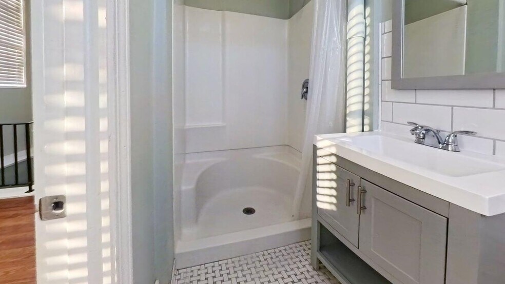 Building Photo - 1848 Felicity St