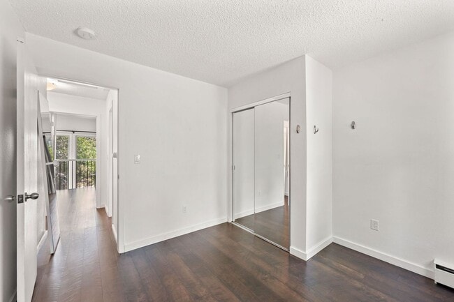 Building Photo - 350 Arapahoe Ave