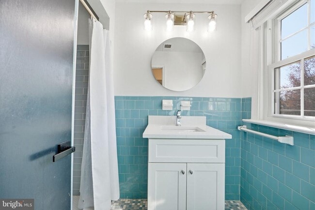 Building Photo - 448 Summers Dr