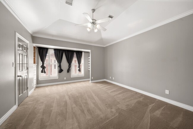 Building Photo - 1902 Greenwich Pl Dr