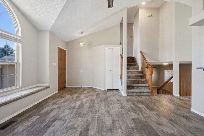 Building Photo - 7430 Julynn Rd