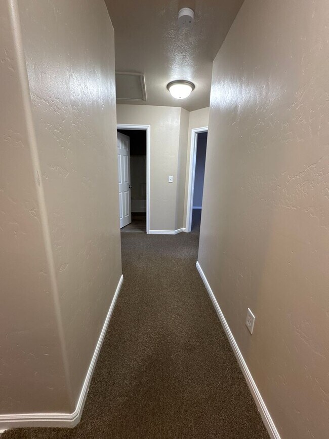 Building Photo - West Park #8