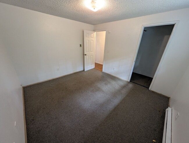 Building Photo - 11759 Gable Ave SW