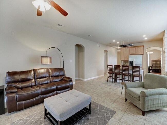 Building Photo - 300 Steer Acres Ct