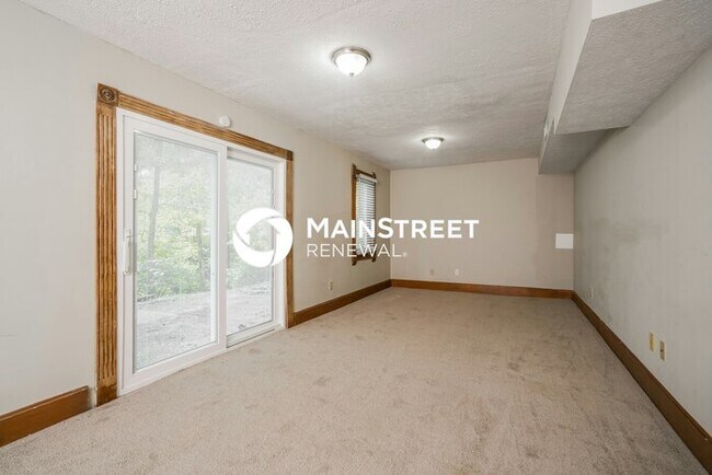 Building Photo - 3 Bedroom Pet-Friendly Home in Louisville,...