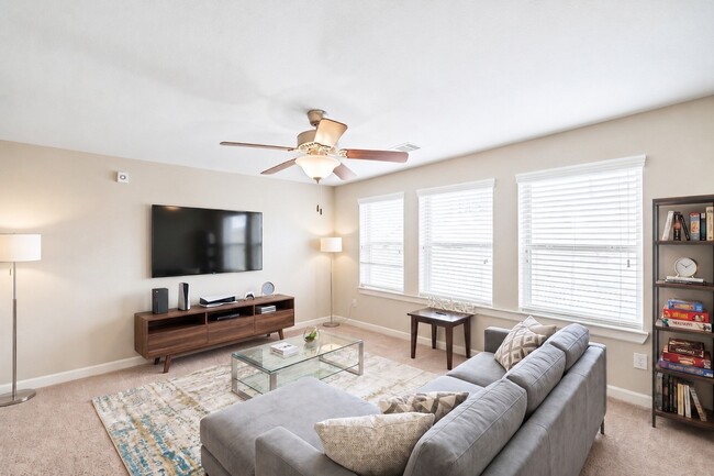 Building Photo - 249 Castlegate Ln