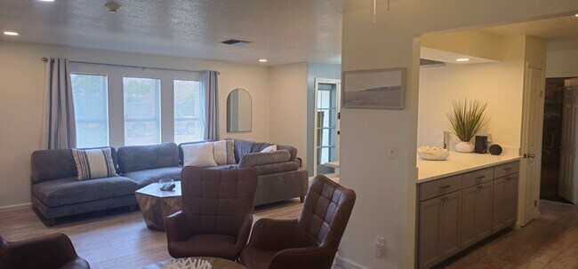 Building Photo - $6,000 Per Month FULLY FURNISHED - SATELLITE BEACH FL- MINUTES TO BEACH