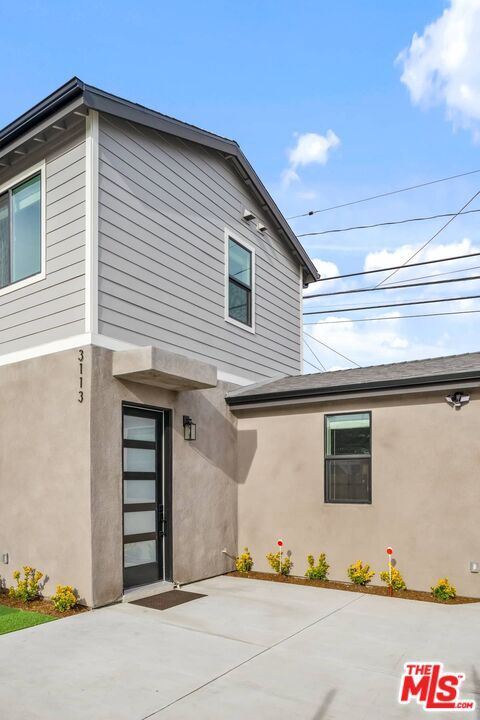 Building Photo - 3113 Hollydale Dr