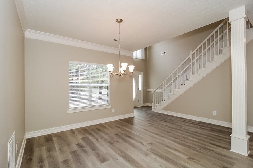 Building Photo - 355 Woodstream Dr