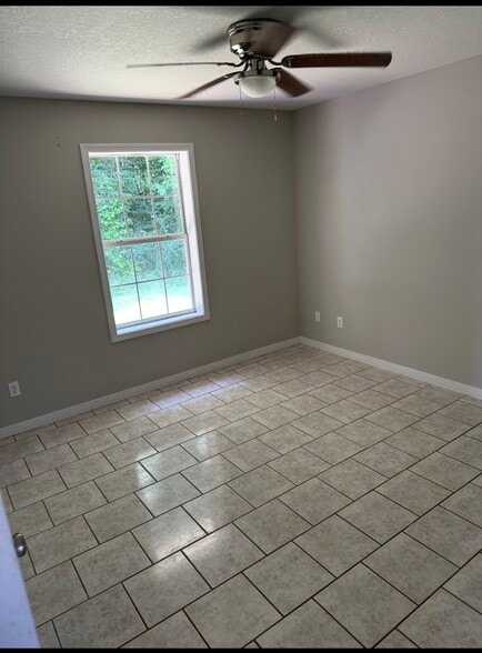 Building Photo - 126 Courtyard Ln