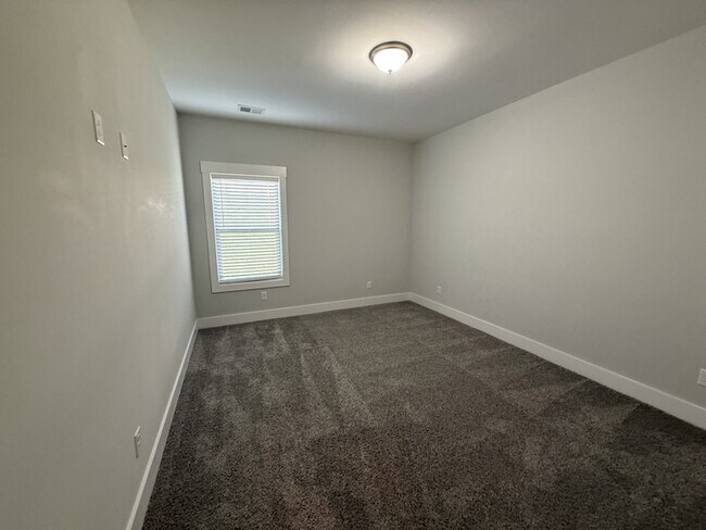 Building Photo - 1124 Watercress Ct