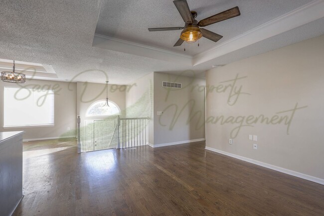 Building Photo - 706 NW Baytree Dr