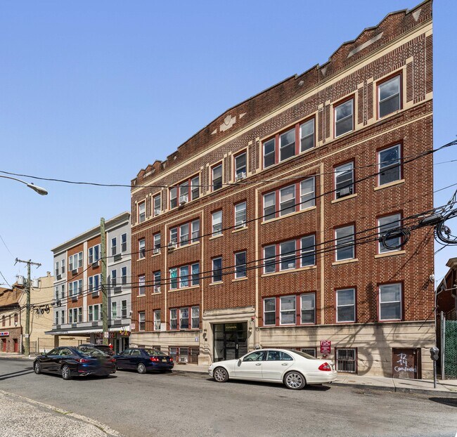 Building Photo - 12-14 Canfield St-5