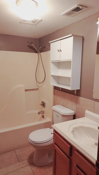 Bathroon - 4748 Tishomingo Rd