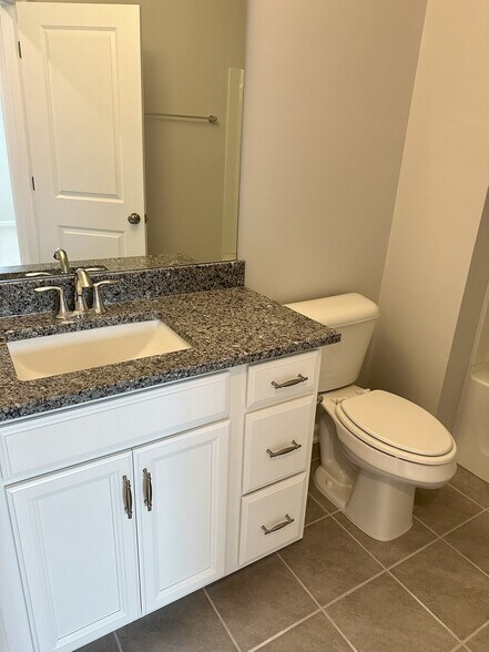 Building Photo - Room in Townhome on Austin Falls Sta
