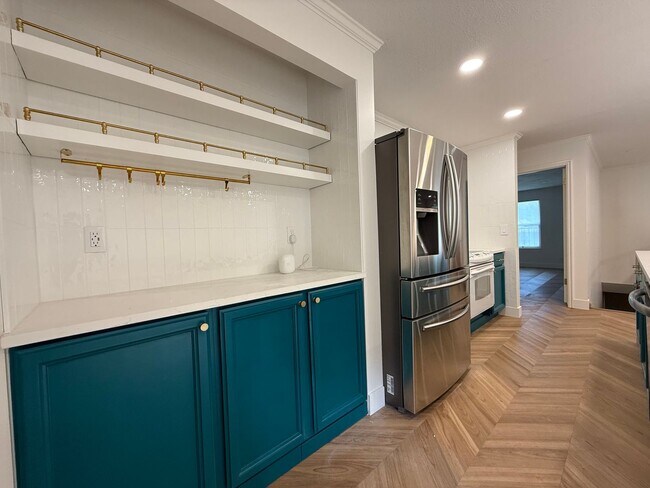 Building Photo - Beautifully Updated Home in Holladay