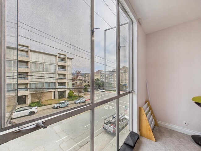 Building Photo - 4099 Howe St