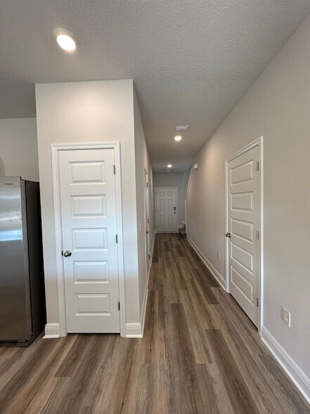 Building Photo - 5737 Stellarjay St