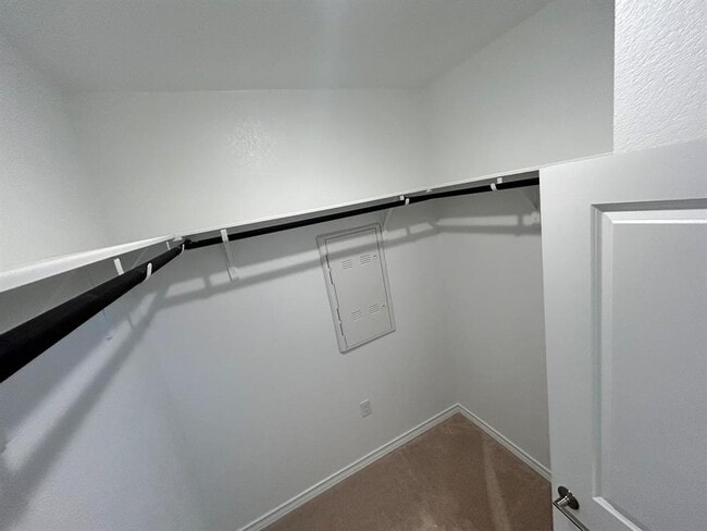 Building Photo - 1608 Purple Martin Dr