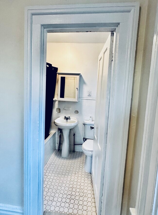 Building Photo - 25 High St