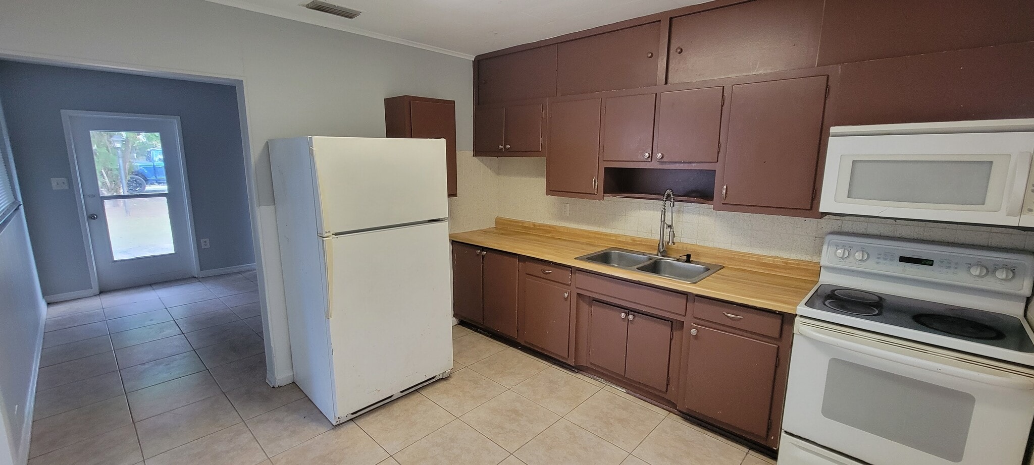 Building Photo - 2439 2nd Avenue SE