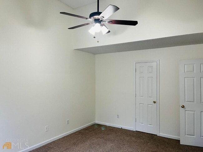 Building Photo - 4037 Ravenwood Ct