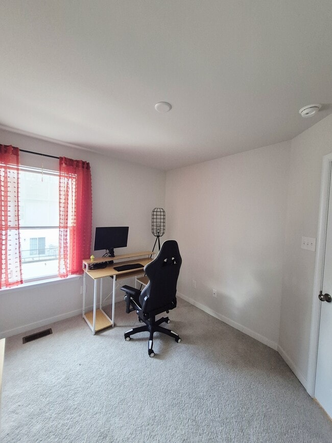 Building Photo - 4012 Pk Trl Dr