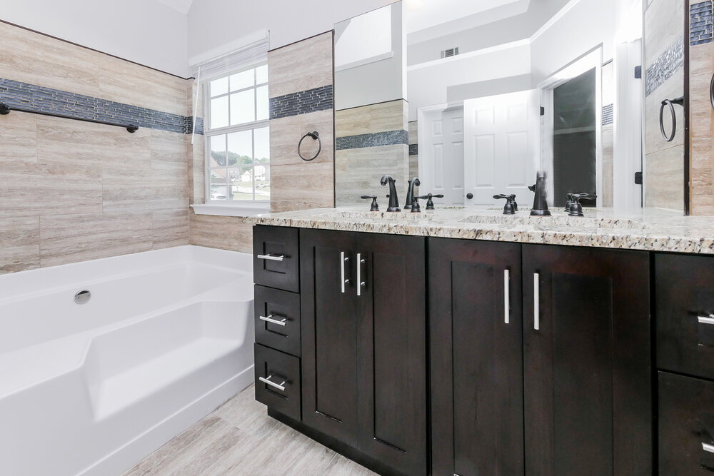 Building Photo - 1103 Village Oaks