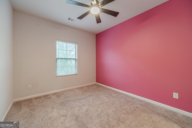 Building Photo - 2252 Talmai Dr
