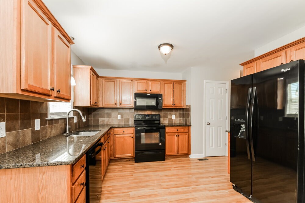 Building Photo - 313 Alder Ln