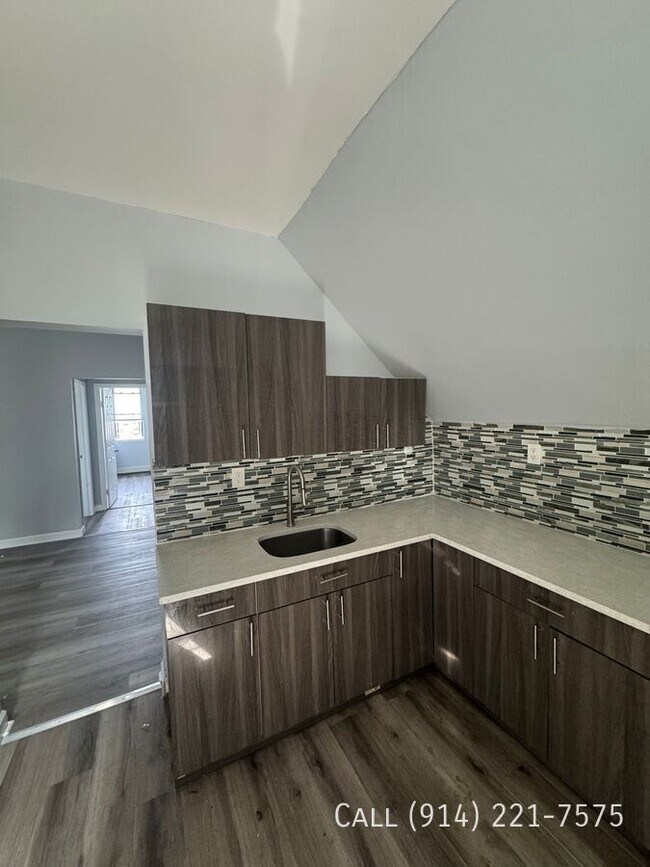 Building Photo - 104 Buena Vista Ave