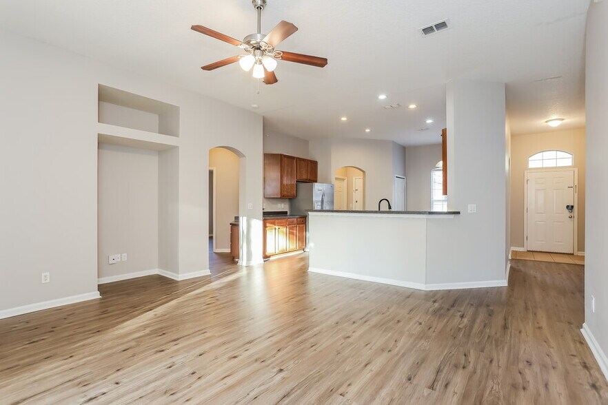 Building Photo - 756 Hazelmoor Ln