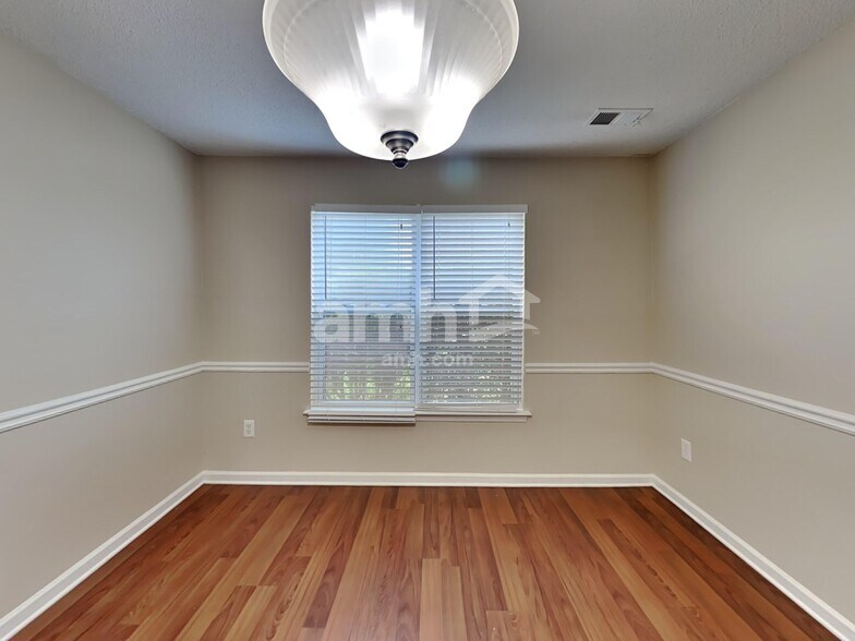 Building Photo - 551 Rosalind Terrace