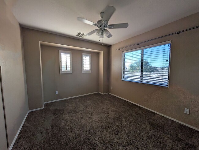 Building Photo - 4 Bedroom 2.5 Bathroom Gate Copper Canyon ...