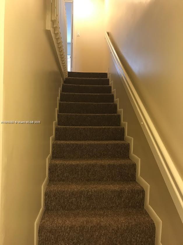 Building Photo - 165 Riviera Cir