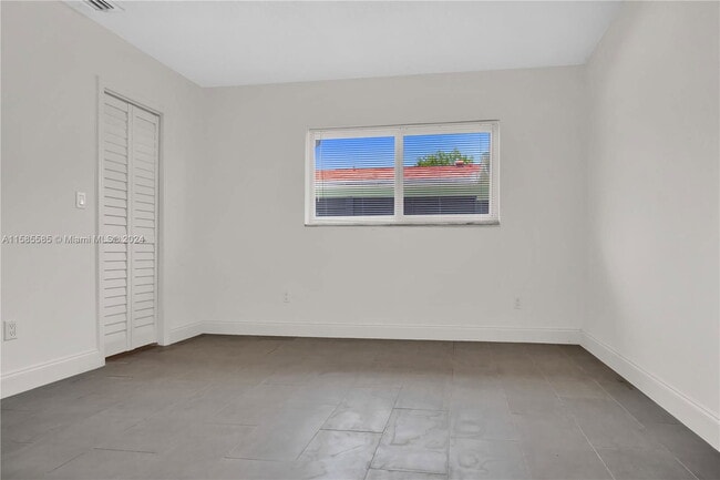 Building Photo - 1241 NW 25th St