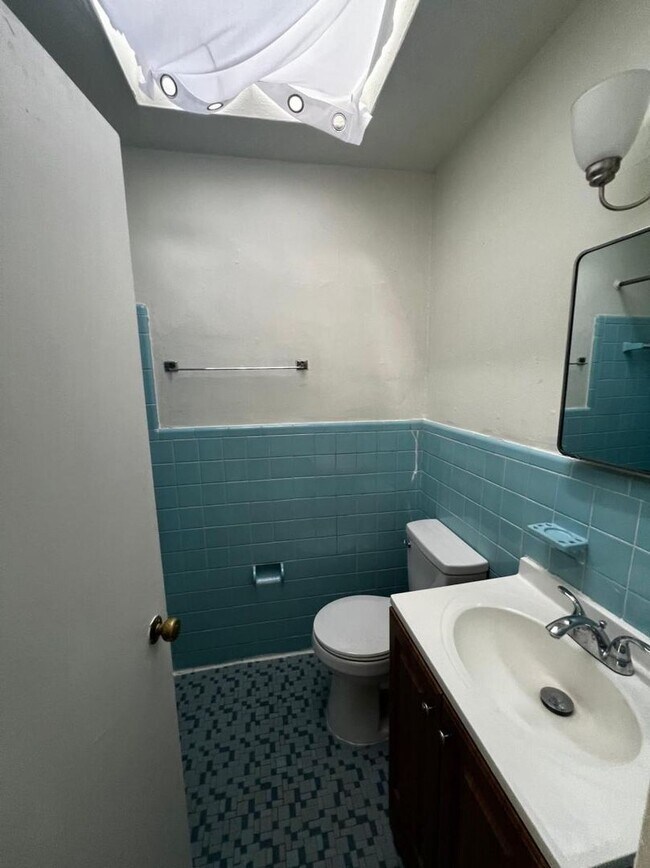 Building Photo - 4039 Balwynne Park Rd