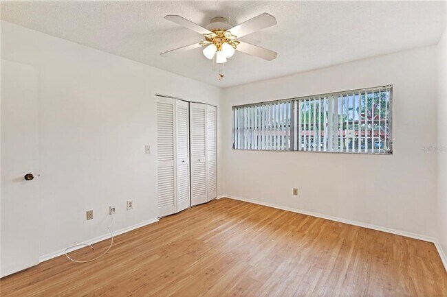 Building Photo - 1701 Pinehurst Rd