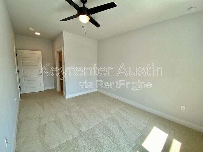 Building Photo - 3101 Govalle Ave