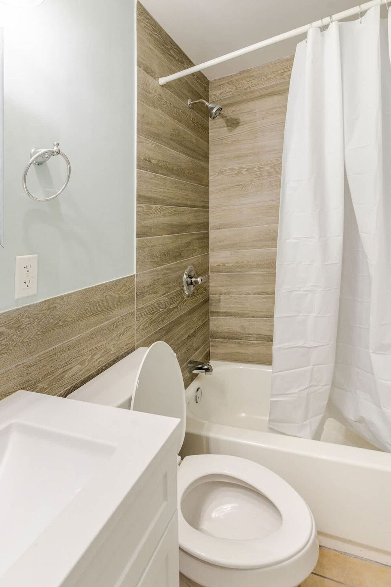 Building Photo - 1384 Ridge Ave