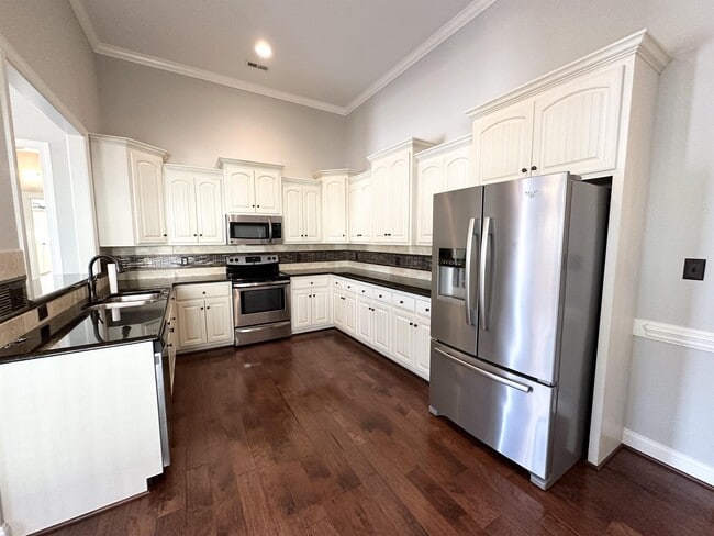 Building Photo - 1701 Sassafras Ct