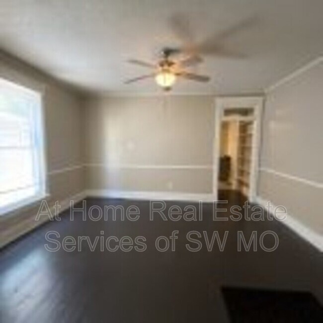 Building Photo - 640 S Grant Ave