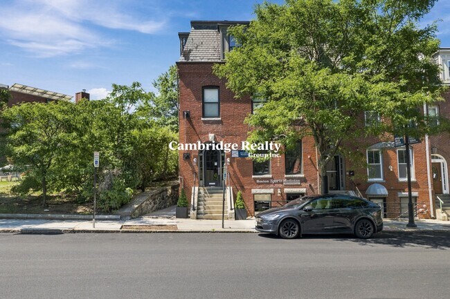 Building Photo - 54 Harvard St