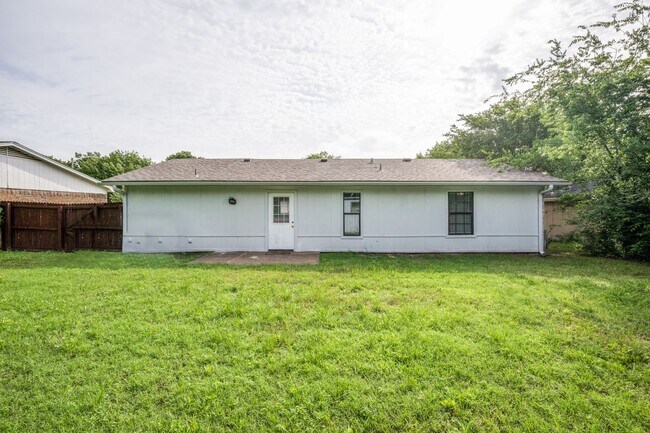 Building Photo - 509 Woodford Ln