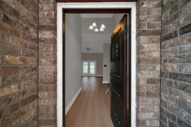 Building Photo - 5395 Kyla Cir